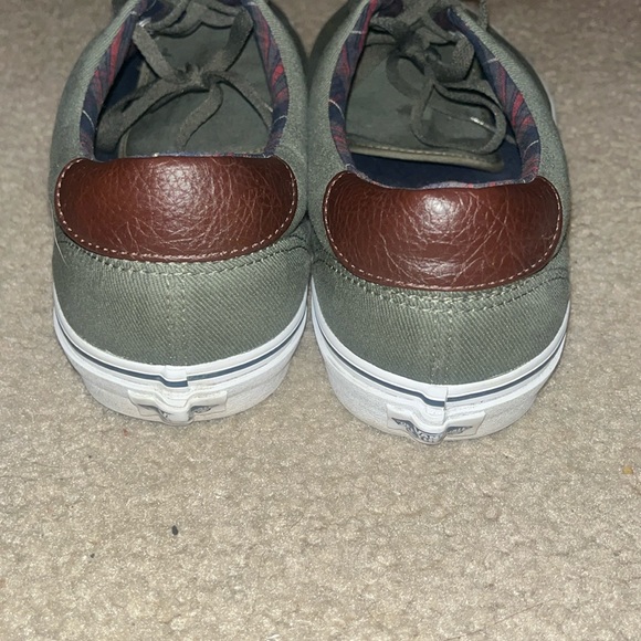 Vans - Picture 4 of 4